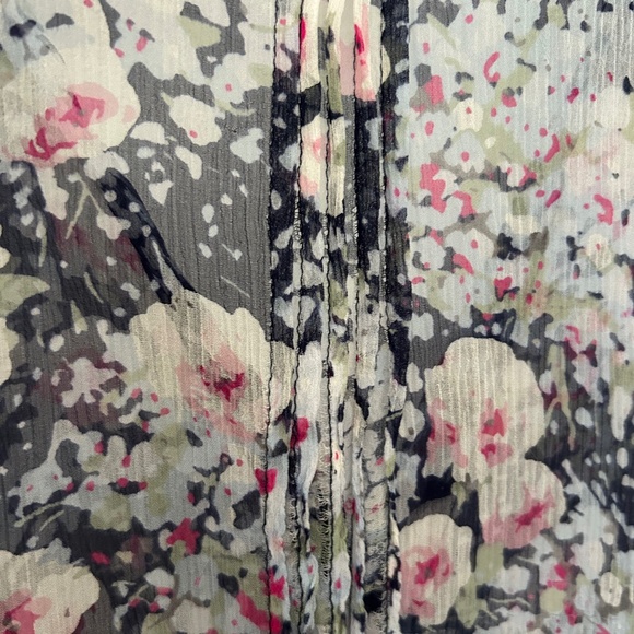 Joie Black Semi Sheer Chiffon Floral Print 100% Silk blouse Large - Picture 2 of 6